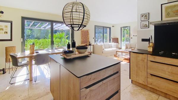 EXCLUSIVITE. A vendre, magnifique villa contemporaine avec piscine à Saint-Siffret