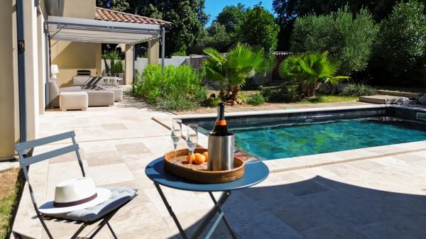 EXCLUSIVITE. A vendre, magnifique villa contemporaine avec piscine à Saint-Siffret