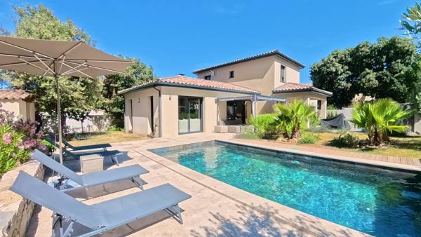 EXCLUSIVITE. A vendre, magnifique villa contemporaine avec piscine à Saint-Siffret