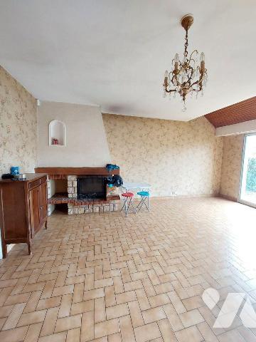A VENDRE - CHANTEPIE (35) - Une maison exposée Nord/Sud, composée :Au rez-de-chaussée :Une entr...