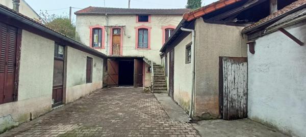 Projet immobilier au potentiel remarquable, . local commercial loué à l'année. Gros potentiel d'aide mobilisable