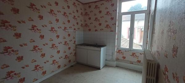 Projet immobilier au potentiel remarquable, . local commercial loué à l'année. Gros potentiel d'aide mobilisable