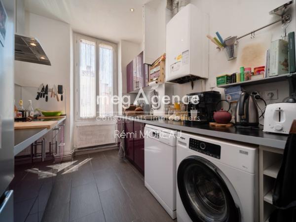 Appartement à MARSEILLE 5E ARRONDISSEMENT, 13005 - 3 pièces 64m²