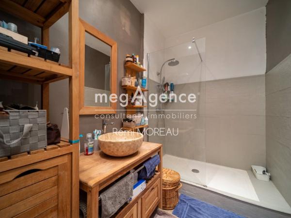 Appartement à MARSEILLE 5E ARRONDISSEMENT, 13005 - 3 pièces 64m²
