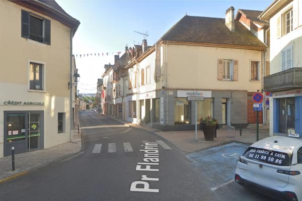 Immeuble à vendre LE PONT DE BEAUVOISIN (38)