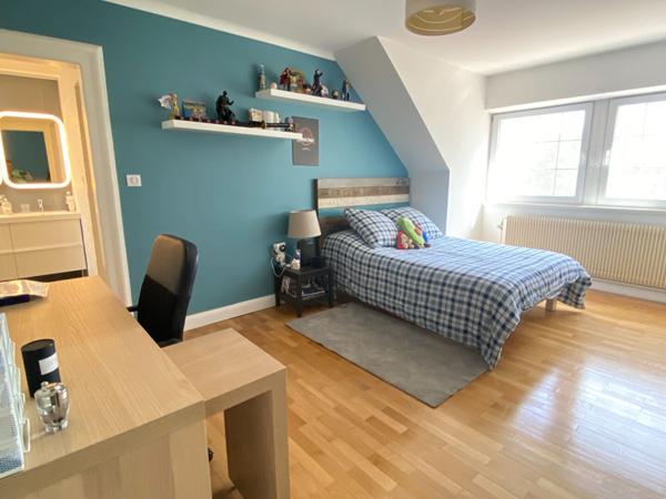 Maison Cernay 6 pièce(s) 166 m² - 4 chambres - piscine - 30 ares 57