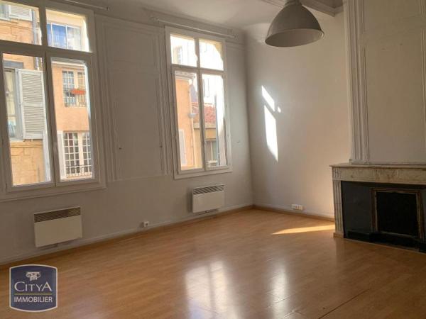 Appartement à louer 2 pièces 60.44m²