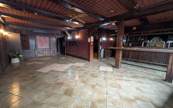 Maison à vendre    3 pièces • 180 m2 Saint-Quentin