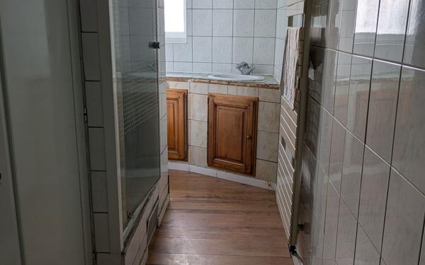 Maison à vendre    3 pièces • 180 m2 Saint-Quentin