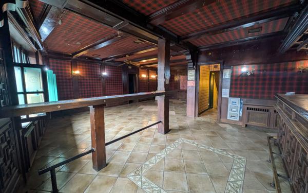 Maison à vendre    3 pièces • 180 m2 Saint-Quentin