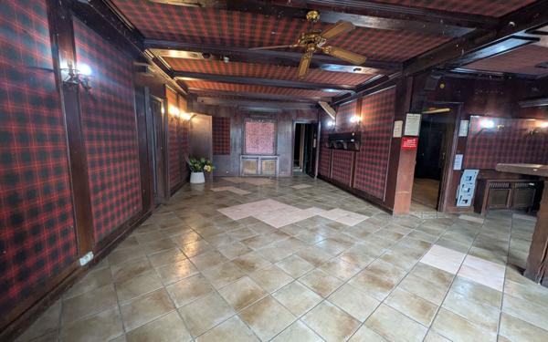 Maison à vendre    3 pièces • 180 m2 Saint-Quentin