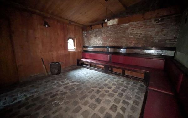 Maison à vendre    3 pièces • 180 m2 Saint-Quentin