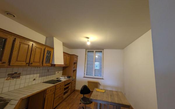 Maison à vendre    3 pièces • 180 m2 Saint-Quentin