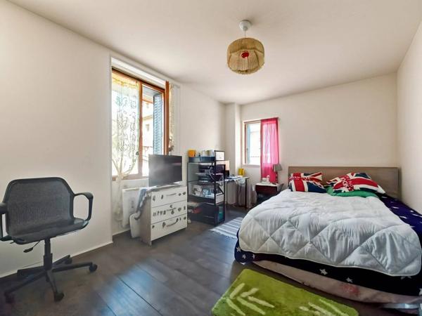 Maison mitoyenne rénovée avec combles aménageables – Quartier de la Liberté, Aix-les-Bains