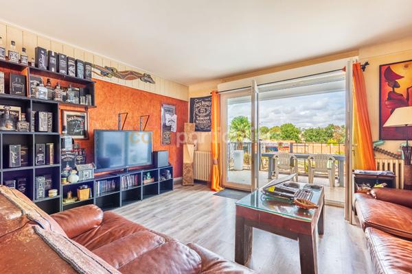 Vente
                Maison271,55 m² - 11 Pièces -
                    LA ROCHE SUR YON (85000)