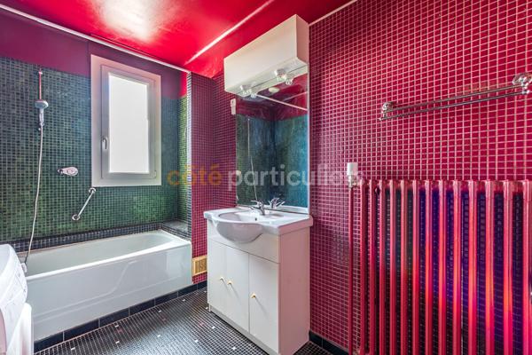 Vente
                Maison271,55 m² - 11 Pièces -
                    LA ROCHE SUR YON (85000)
