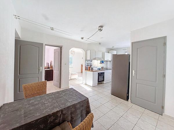 Carnoules (83660) Villa avec terrasse 8 pièces à vendre à Carnoules (83)