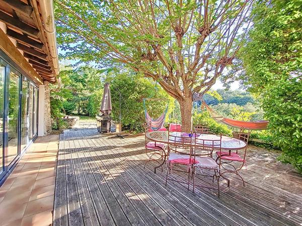 Carnoules (83660) Villa avec terrasse 8 pièces à vendre à Carnoules (83)