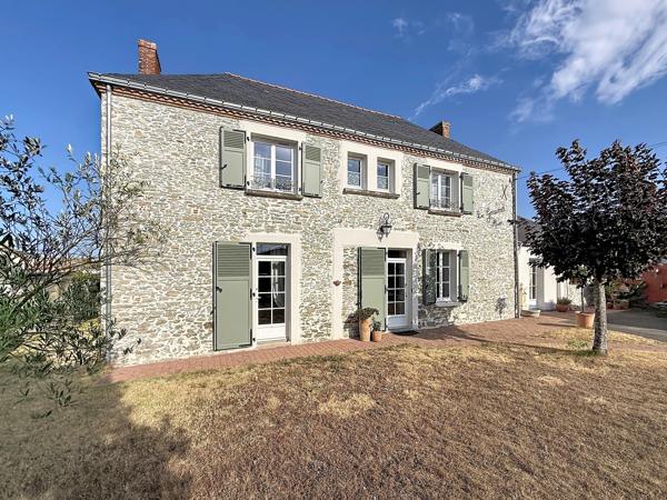 MAISON EN PIERRE - 5 CHAMBRES PISCINE Saint-Michel-Chef-Chef (44730)