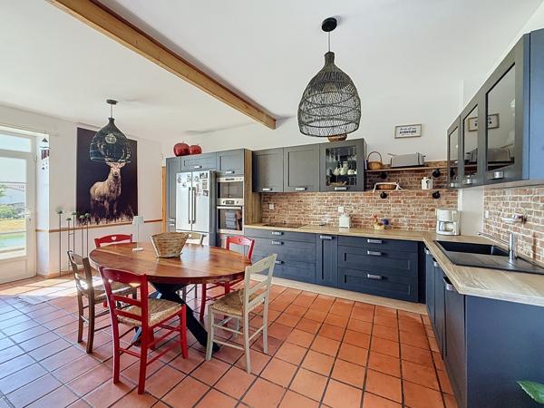 MAISON EN PIERRE - 5 CHAMBRES PISCINE Saint-Michel-Chef-Chef (44730)