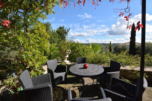 Propriete Dans UN Univers Bucolique