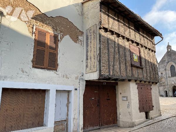 Lot de 2 habitations à rénover en centre-ville