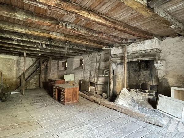 Lot de 2 habitations à rénover en centre-ville