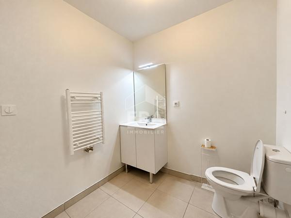 T2 meublé de 41,7 m² avec terrasse de 24 m² et box ? Marseille 12e