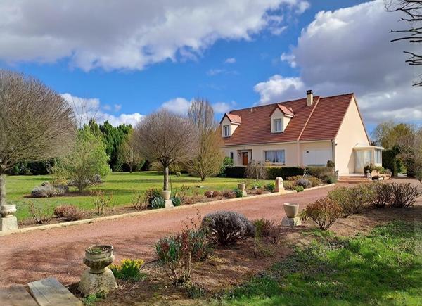 Maison Arcay 173m2  avec véranda