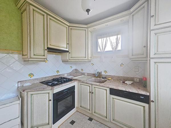 EXCLUSIVITE Maison individuelle proche centre Retournac sur 2000 m2 de terrain constructible