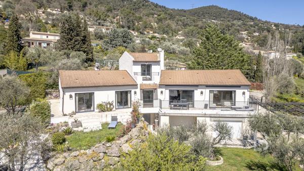 Maison de charme entre collines et lumière - vue panoramique et douceur provençale