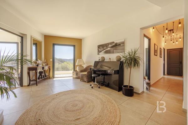 Maison de charme entre collines et lumière - vue panoramique et douceur provençale