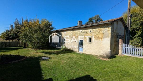 Entre Jonzac et Barbezieux, ancienne grange réhabilitée en habitation familiale + longère à finir de restaurer
