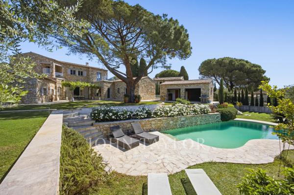 Bastide en pierre rénovée, à pied de Saint-Paul de Vence