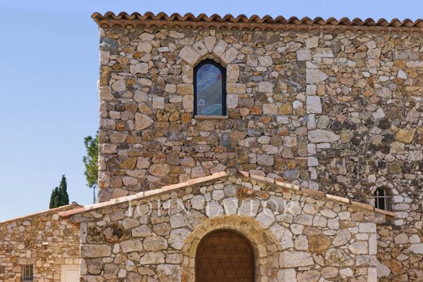 Bastide en pierre rénovée, à pied de Saint-Paul de Vence