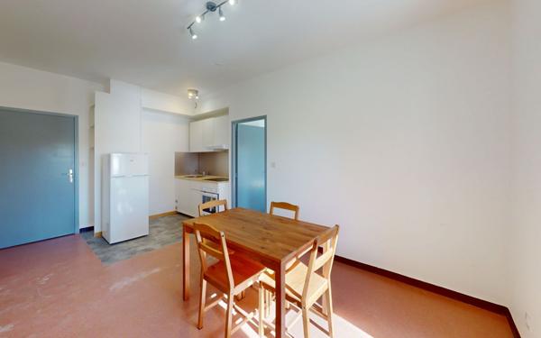 Appartement à louer    3 pièces •  Salmiech