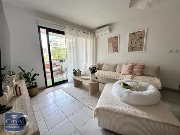 Appartement à louer 3 pièces 63.71m² Béziers (34500)