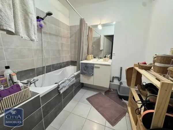 Appartement à louer 3 pièces 63.71m² Béziers (34500)