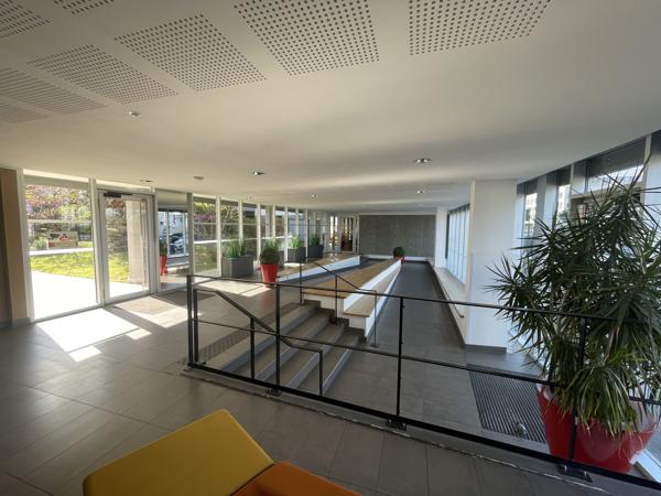 Rayonnez au 3e étage: Terrasse, soleil et jardins