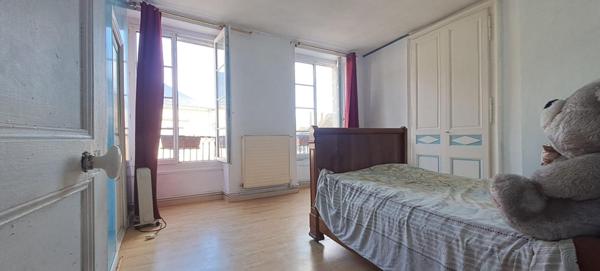 Immeuble à rénover en centre-ville à Fresnay-sur-Sarthe