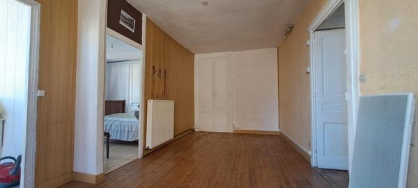 Immeuble à rénover en centre-ville à Fresnay-sur-Sarthe