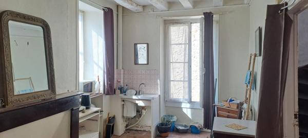 Immeuble à rénover en centre-ville à Fresnay-sur-Sarthe