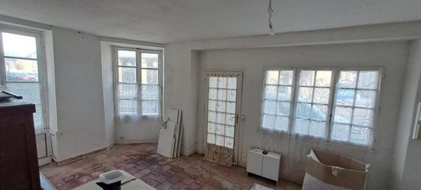 Immeuble à rénover en centre-ville à Fresnay-sur-Sarthe