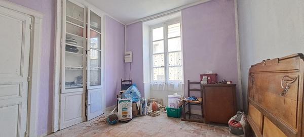 Immeuble à rénover en centre-ville à Fresnay-sur-Sarthe