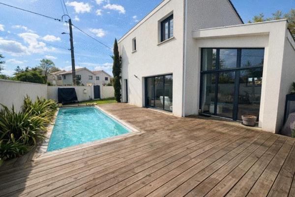 Maison à vendre 599 900 € Mérignac 6 p 126 m² DPE A