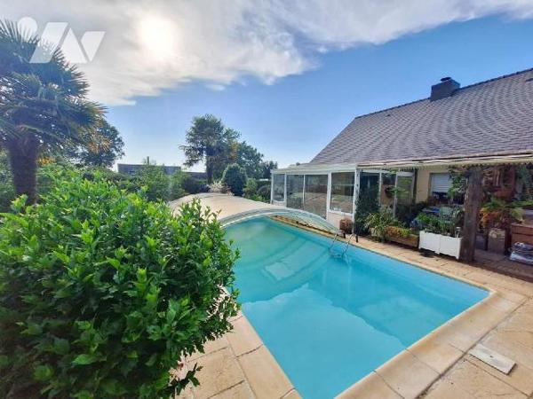 HEDE BAZOUGES, Maison T7 - A HEDE, dans un hameau tranquille non loin du canal d'Ille et Rance ...