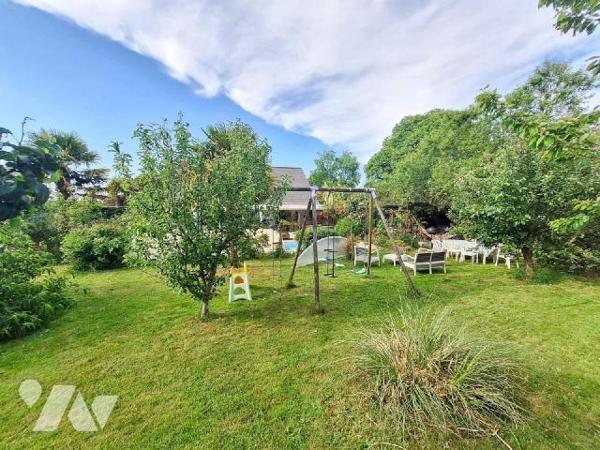 HEDE BAZOUGES, Maison T7 - A HEDE, dans un hameau tranquille non loin du canal d'Ille et Rance ...