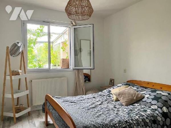 HEDE BAZOUGES, Maison T7 - A HEDE, dans un hameau tranquille non loin du canal d'Ille et Rance ...