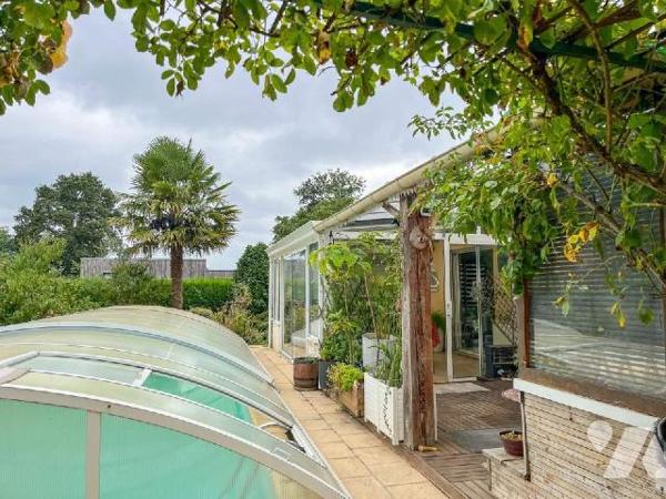 HEDE BAZOUGES, Maison T7 - A HEDE, dans un hameau tranquille non loin du canal d'Ille et Rance ...