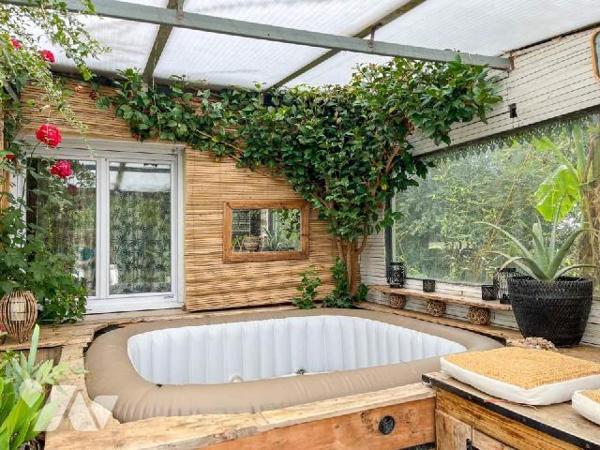 HEDE BAZOUGES, Maison T7 - A HEDE, dans un hameau tranquille non loin du canal d'Ille et Rance ...